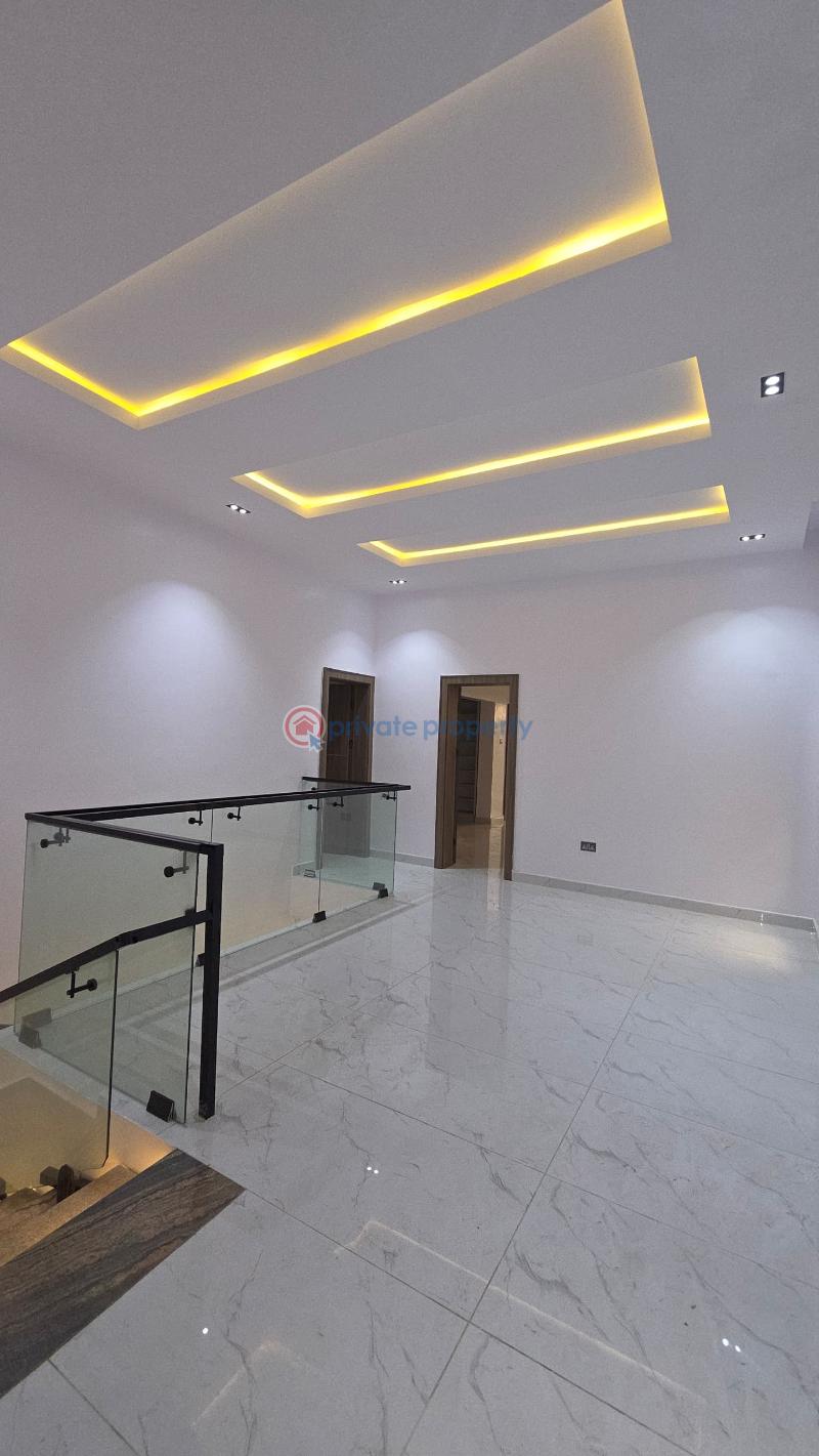 4 bedroom Detached Duplex For Sale Kolapo Ishola Gra, Ibadan Akobo Ibadan Oyo - 2