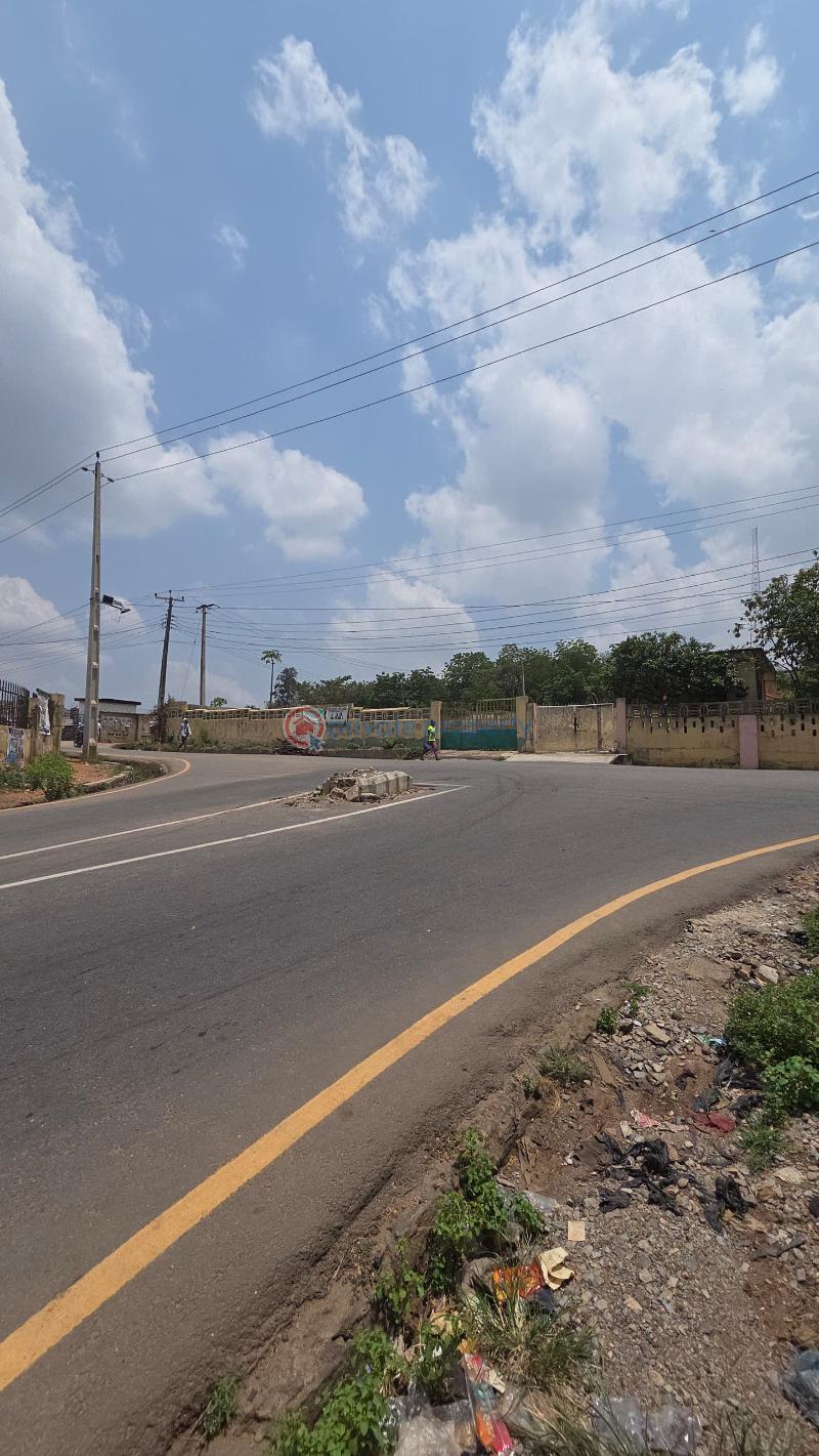 Land For Sale T Junction Beside St. Louis Grammar School, Off Veterinary Junction, Mokola, Ibadan Sabo(Ibadan) Oyo