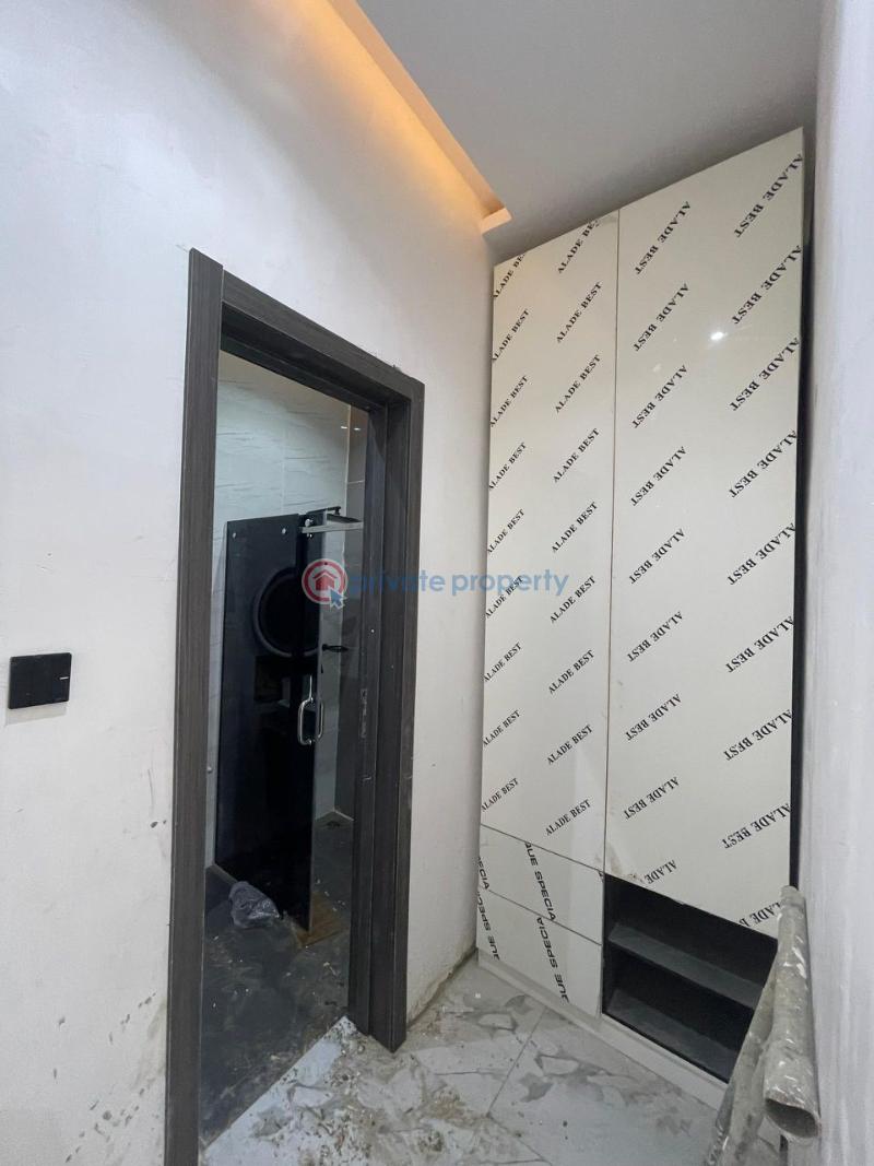 House For Sale Location: Tiger Estate, Ibadan Ibadan Oyo - 10