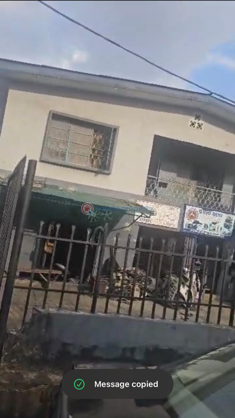 For sale 💗💗💗💗💗💗💗💗💗💗💗💗💗💗 a block of 4 flats of 3 bedroom   location:adeoye street by olowu junction  property is overlook - 0 5 bedroom Shop For Sale Anthony Village Maryland Lagos - 0