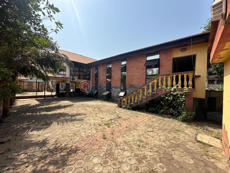 10 bedroom Hotel For Sale 📍location: Off Aare Avenue, New Bodija Estate, Ibadan. Bodija Ibadan Oyo - 0