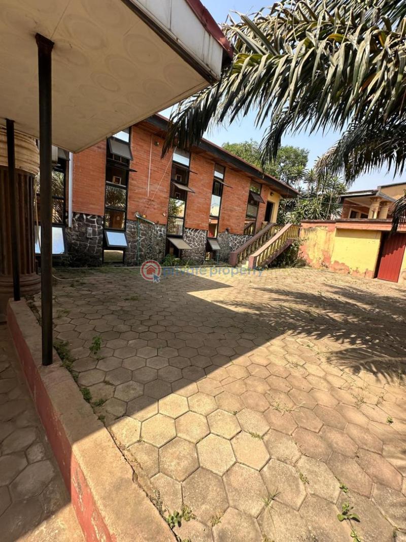 10 bedroom Hotel For Sale 📍location: Off Aare Avenue, New Bodija Estate, Ibadan. Bodija Ibadan Oyo - 2