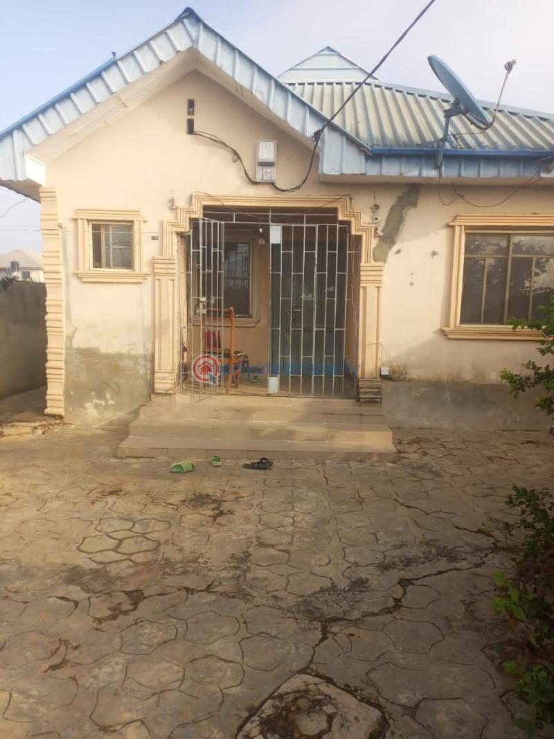 Bungalow For Sale Off Imota Road Gberigbe Ikorodu Gberigbe Ikorodu Lagos - 0