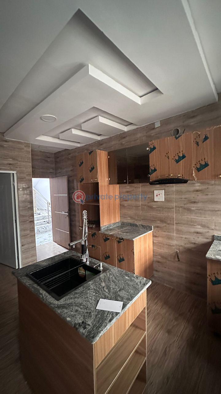 5 bedroom Duplex For Sale Admiral Close, Ire Akari Estate, Ibadan. Akala Express Ibadan Oyo - 1