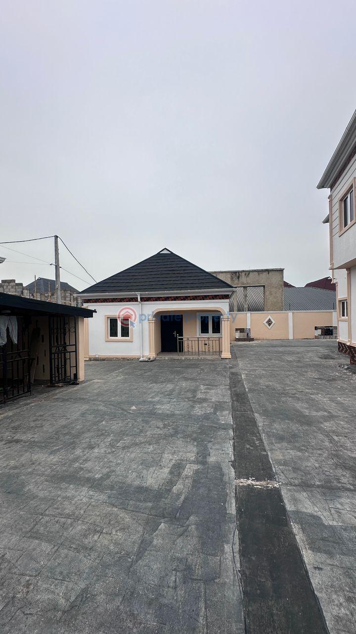 5 bedroom Duplex For Sale Admiral Close, Ire Akari Estate, Ibadan. Akala Express Ibadan Oyo - 4