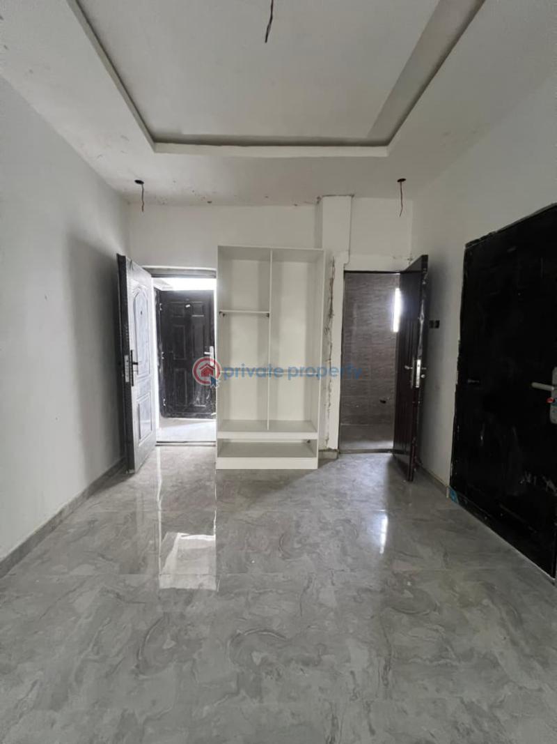 House For Sale Atoyebi Courts, Bashorun, Bcos, Ibadan. Ibadan Oyo - 0