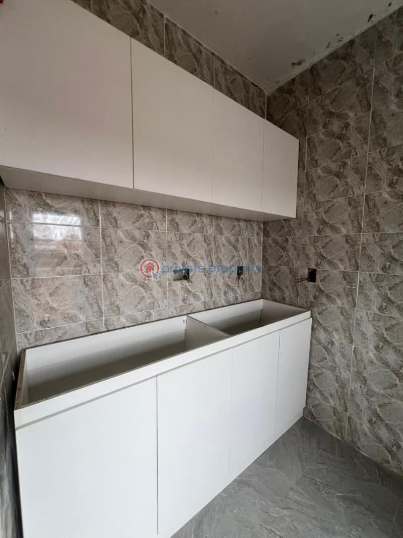 House For Sale Atoyebi Courts, Bashorun, Bcos, Ibadan. Ibadan Oyo - 1