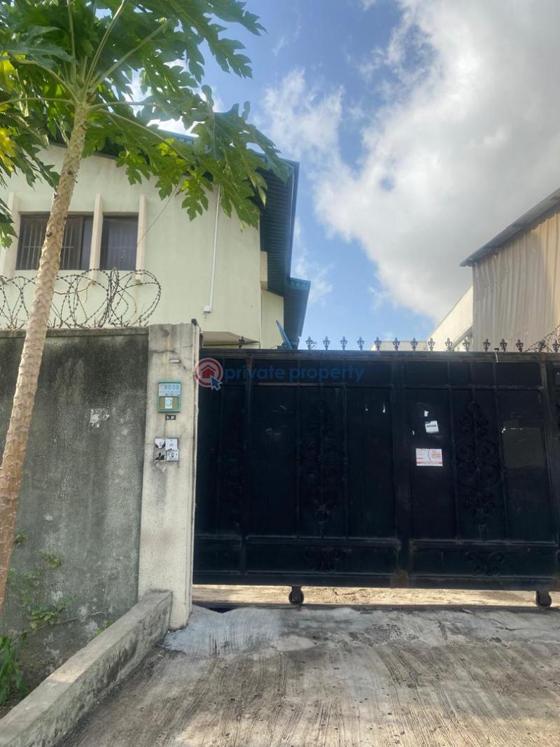 3 bedroom Block Of Flats For Sale Omole Phase 1 Ojodu Lagos - 0