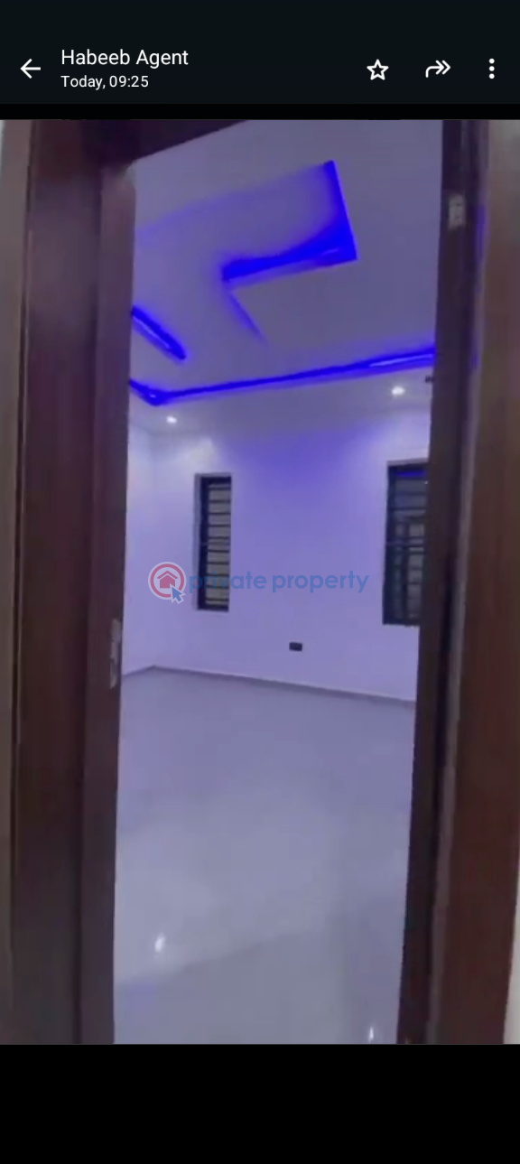2 bedroom Block Of Flats For Sale Lawanson Surulere Lagos - 1