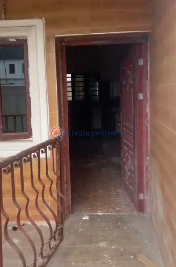 3 bedroom Block Of Flats For Sale Ago Palace Isolo Lagos - 4