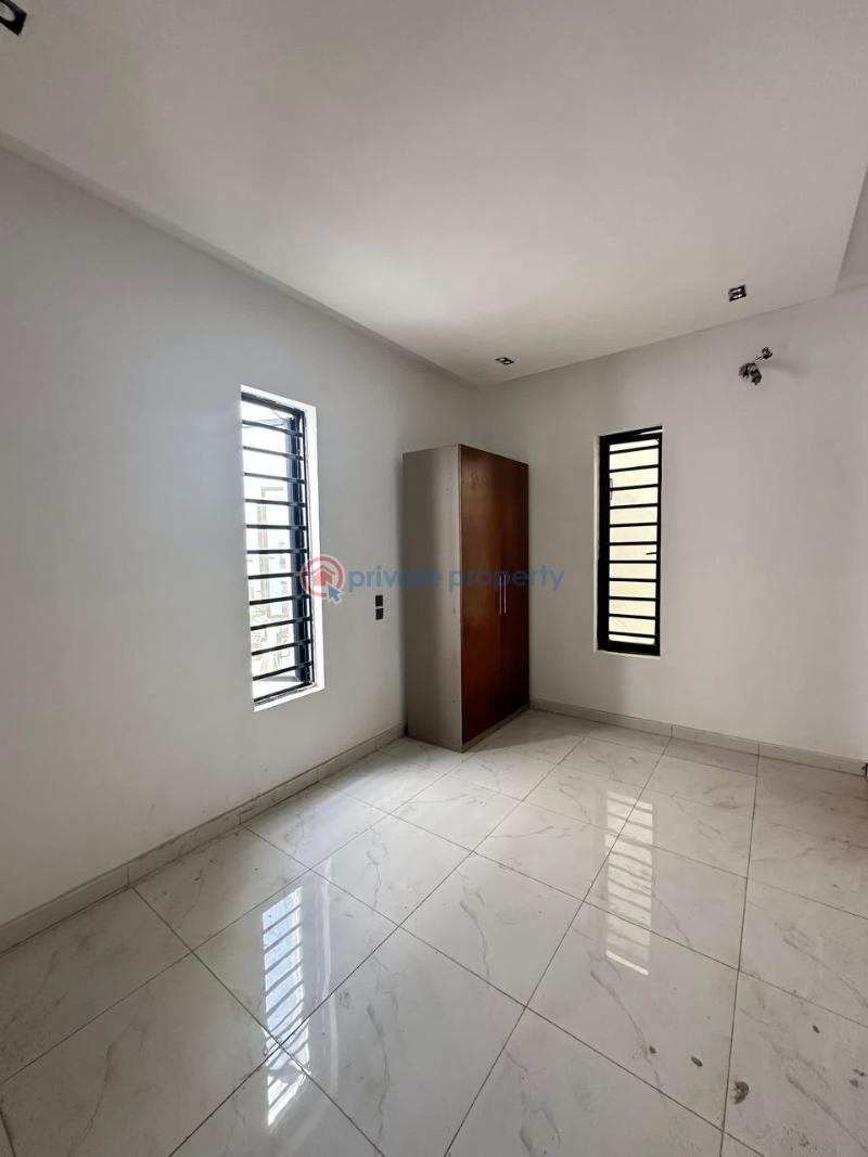For sale: exquisitely finished 5  bedroom  fully detached duplex with bq & swimmming pool. - 9 5 bedroom Detached Duplex For Sale Along Lekki Expressway Lagos - 9
