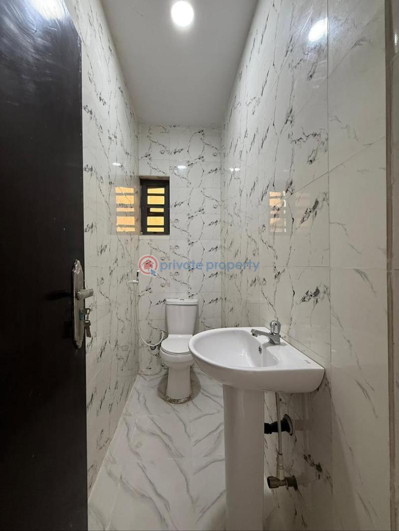 House For Sale Location: Palace Estate, Akala, Akobo, Ibadan, Nigeria Ibadan Oyo - 6