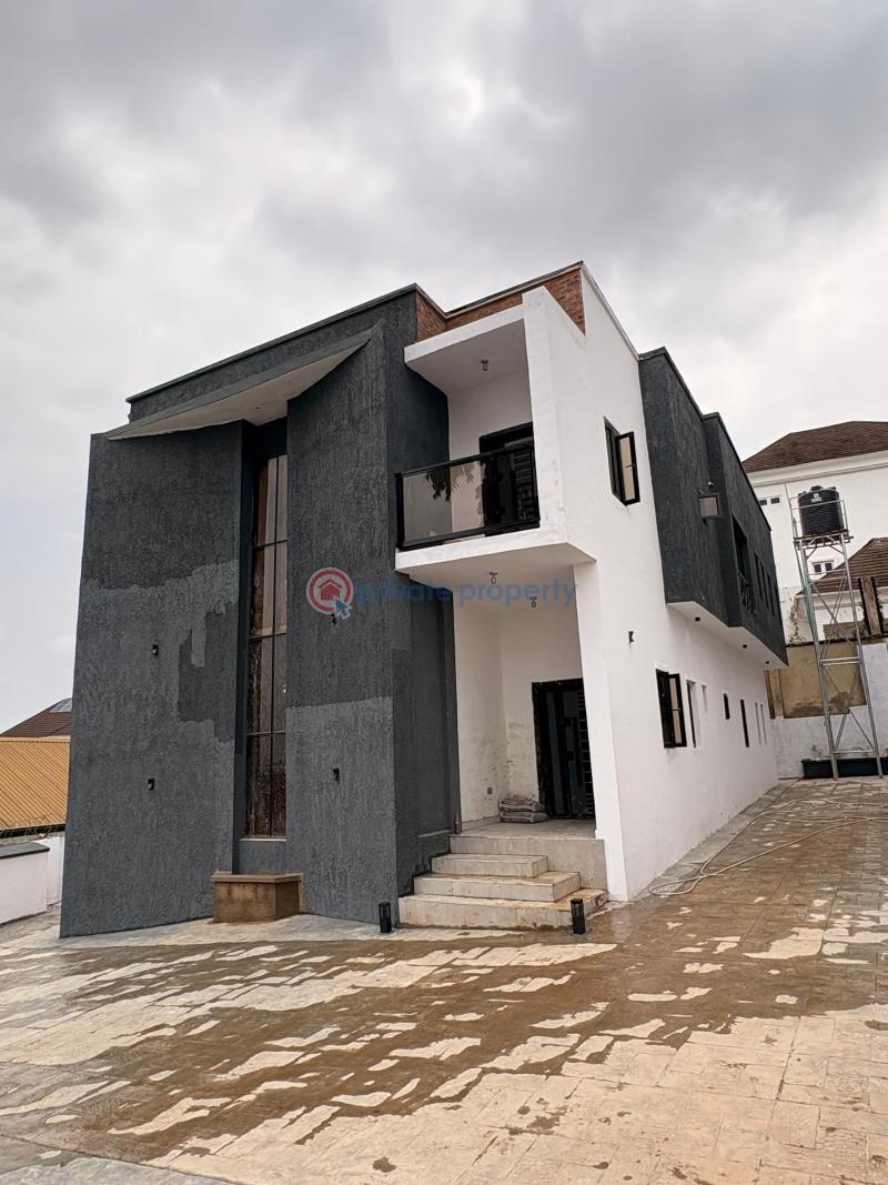 House For Sale Location: Alalubosa Gra Ibadan Oyo - 1