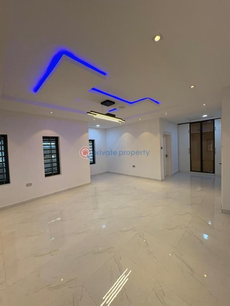 House For Sale Location: Oluyole Estate , Ibadan Ibadan Oyo - 9