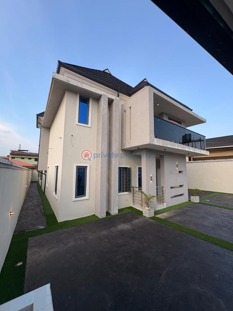 House For Sale Location: Oluyole Estate , Ibadan Ibadan Oyo - 3