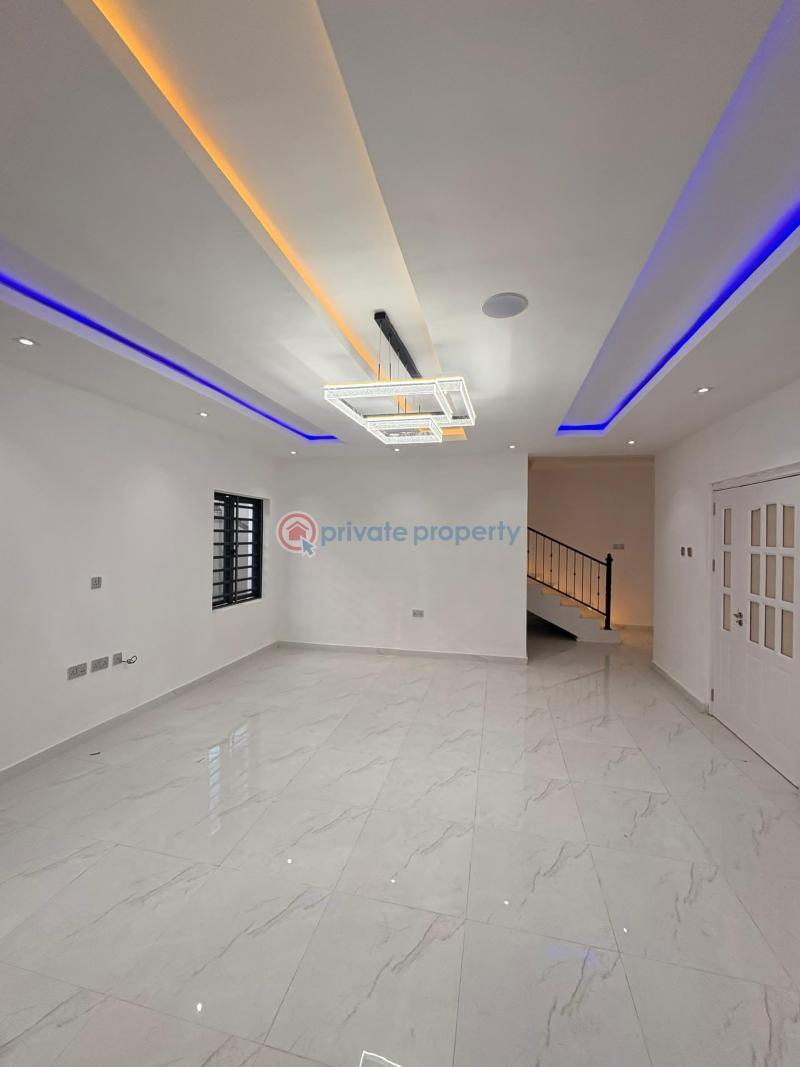 House For Sale Location: Oluyole Estate , Ibadan Ibadan Oyo - 2