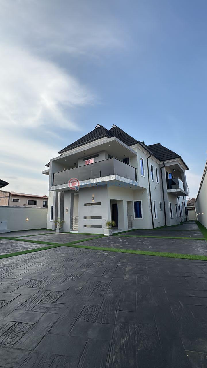 House For Sale Location: Oluyole Estate , Ibadan Ibadan Oyo - 0