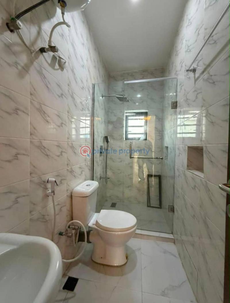 House For Sale Kolapo Ishola G.r.a, Ibadan Ibadan Oyo - 5