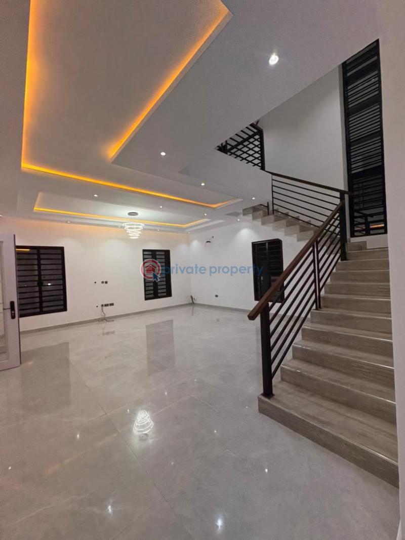 5 bedroom Detached Duplex For Sale Kolapo Ishola Gra, Akobo Akobo Ibadan Oyo - 2