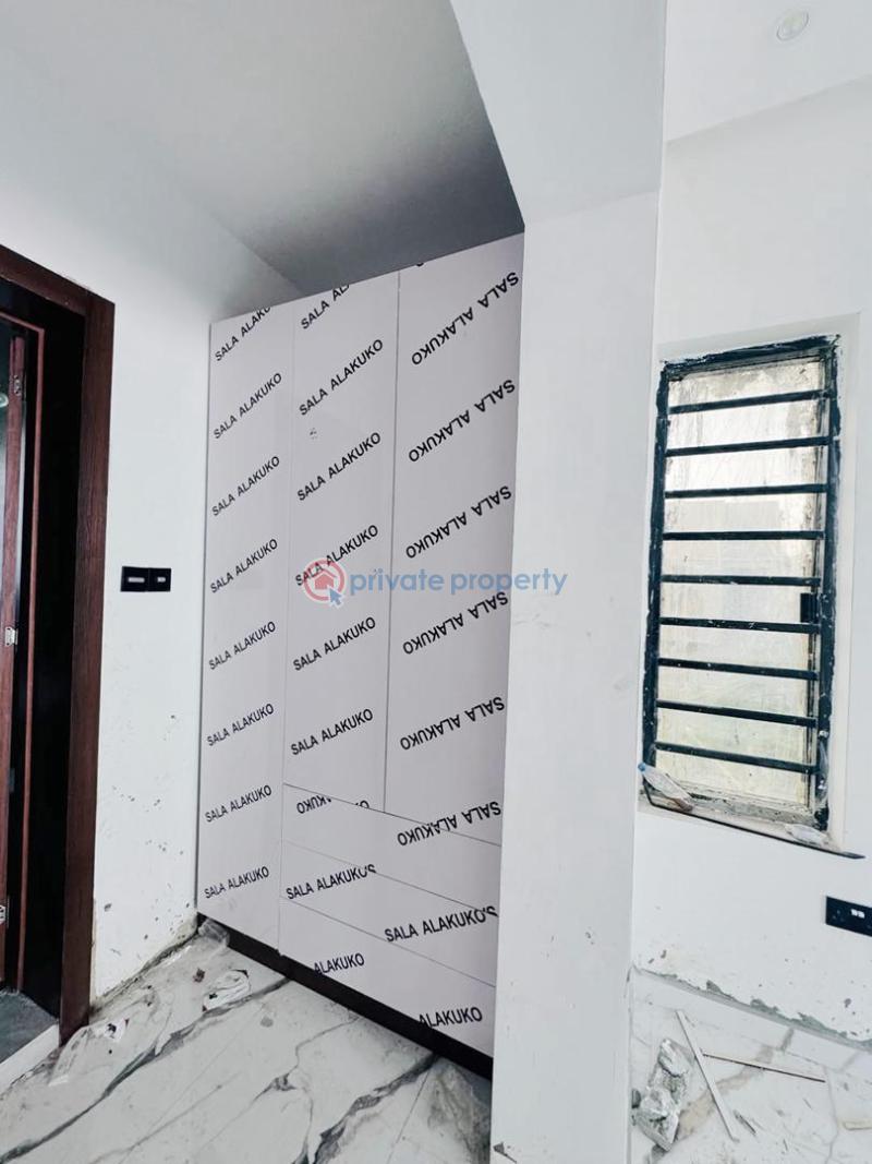 House For Sale Location:engr Lere Adigun, Bashorun,ibadan Ibadan Oyo - 7