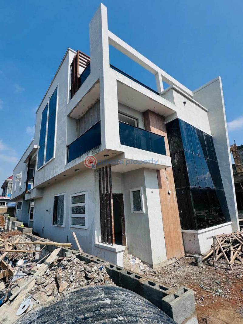 House For Sale Location:engr Lere Adigun, Bashorun,ibadan Ibadan Oyo - 2