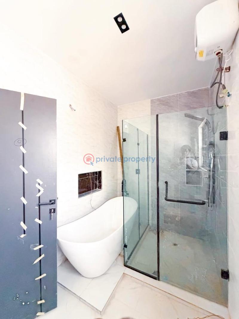 House For Sale Carlton Gate Gra, Akobo, Ibadan Ibadan Oyo - 1