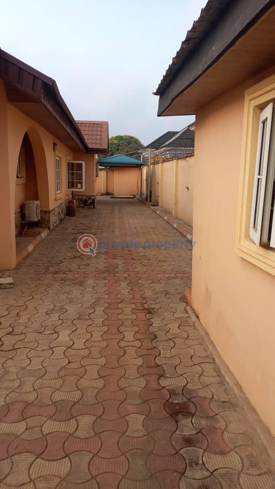 House For Sale *at Alpha Grace Phase . 2 Nihort Jericho Ibadan Oyo - 1