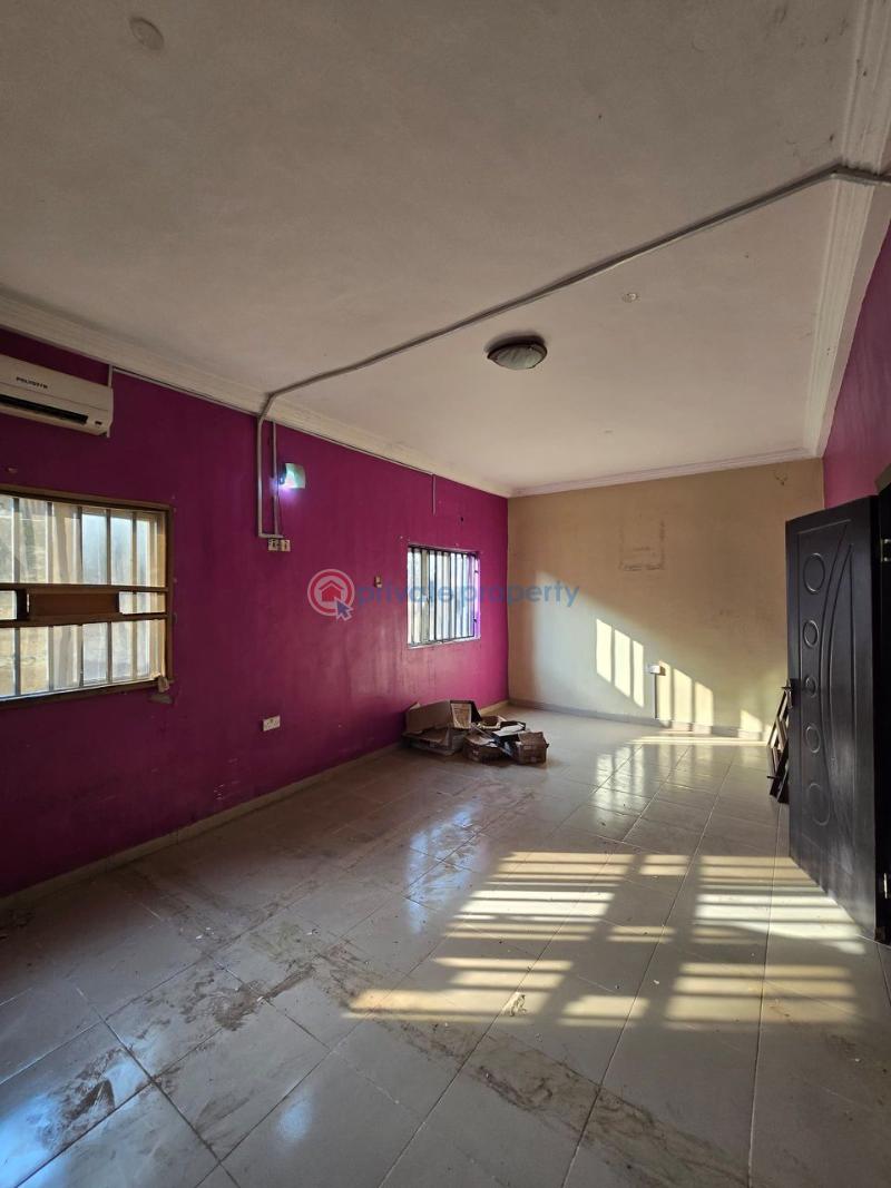 House For Sale Location: Isokan Estate , Akobo Ibadan Akobo Ibadan Oyo - 4