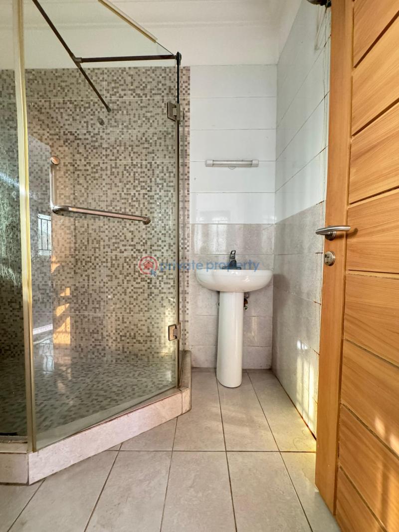 For sale : lovely 3 bedroom terraced  duplex with bq - 10 3 bedroom Terraced Duplex For Sale Lekki Phase 1 Lagos - 10
