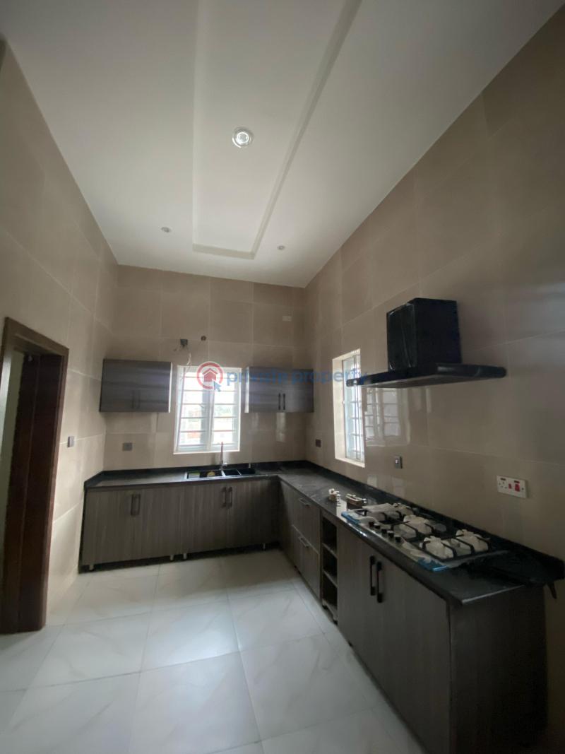 House For Sale Location:** Lere Adigun Gra, Bashorun, Ibadan Ibadan Oyo - 15