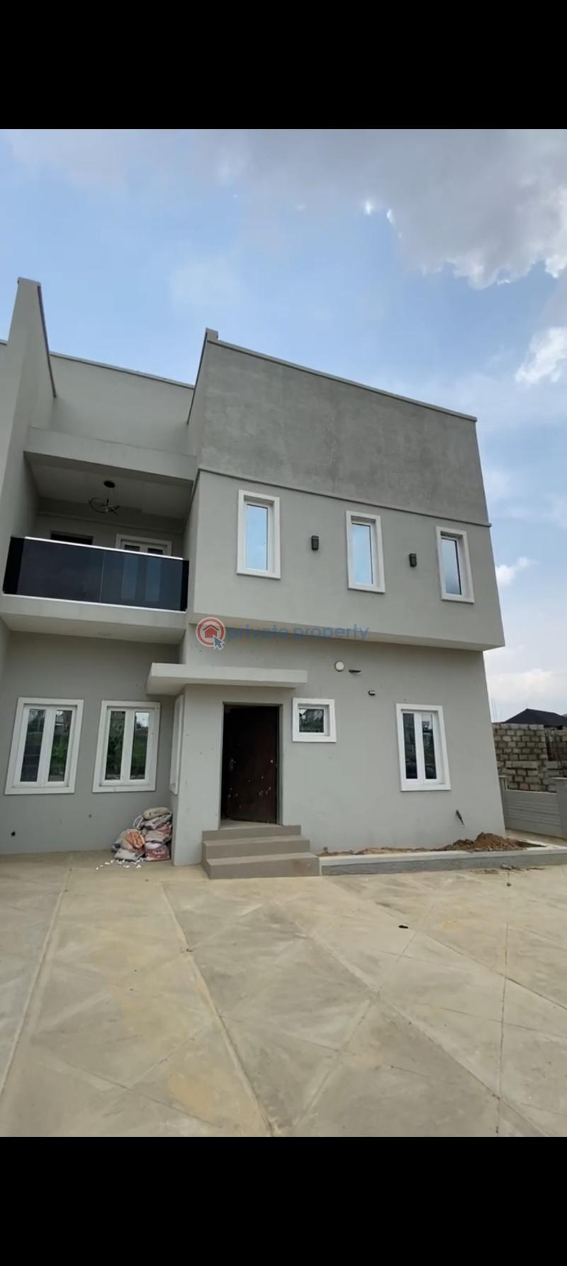House For Sale Location:** Lere Adigun Gra, Bashorun, Ibadan Ibadan Oyo - 0