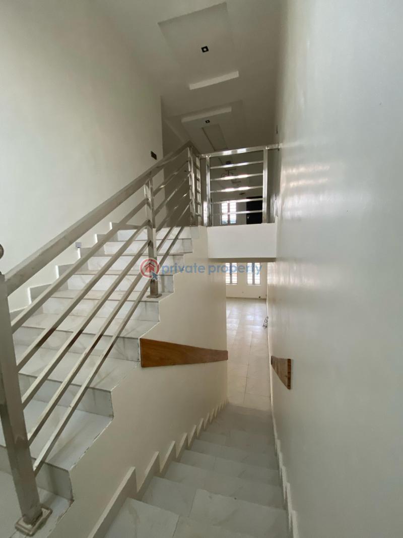 House For Sale Location:** Lere Adigun Gra, Bashorun, Ibadan Ibadan Oyo - 11