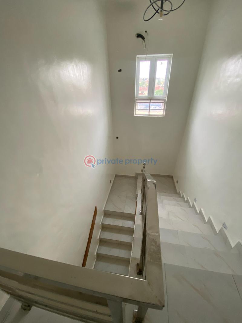 House For Sale Location:** Lere Adigun Gra, Bashorun, Ibadan Ibadan Oyo - 8