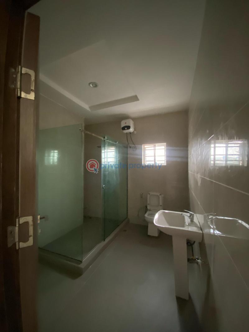 House For Sale Location:** Lere Adigun Gra, Bashorun, Ibadan Ibadan Oyo - 6