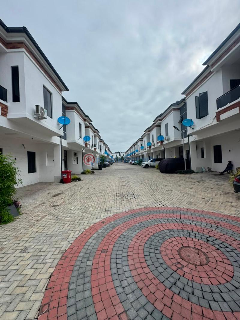 4 bedroom Terrace For Sale Victoria Garden City Lekki Lagos - 11