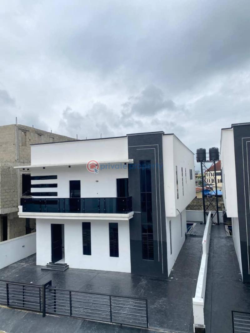 5 bedroom Detached Duplex For Sale Chevron Drive Lekki Lagos - 1