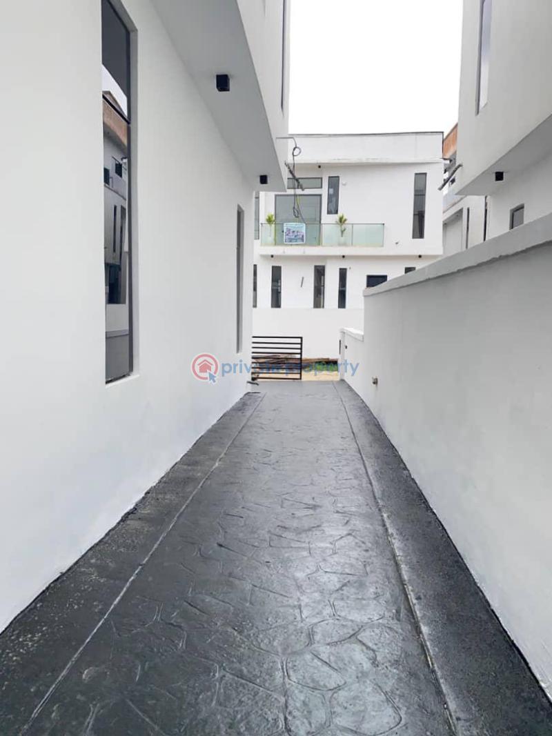 5 bedroom Detached Duplex For Sale Chevron Drive Lekki Lagos - 4