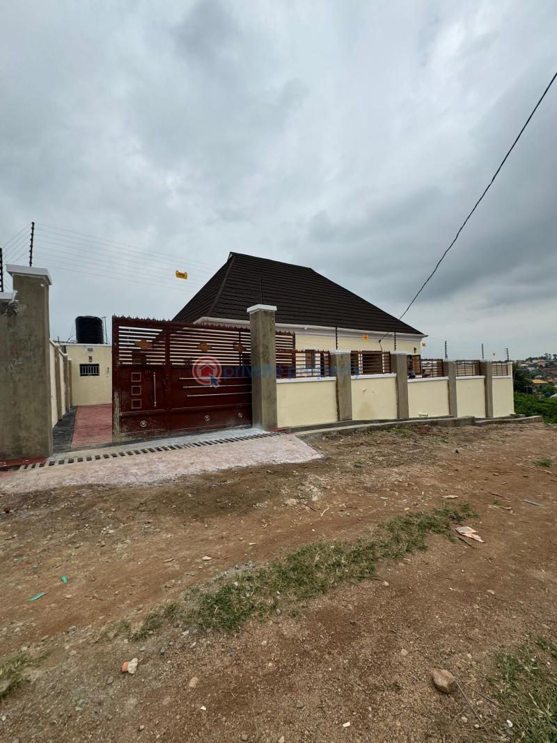 House For Sale Landmark:** Close To Opeyemi And Isolan Estate.gbongúdù Ojurin Akobo Area Of Ibadan. Akobo Ibadan Oyo - 4