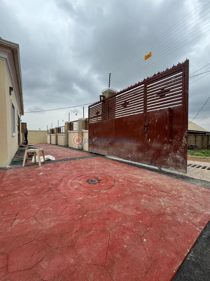 House For Sale Landmark:** Close To Opeyemi And Isolan Estate.gbongúdù Ojurin Akobo Area Of Ibadan. Akobo Ibadan Oyo - 3