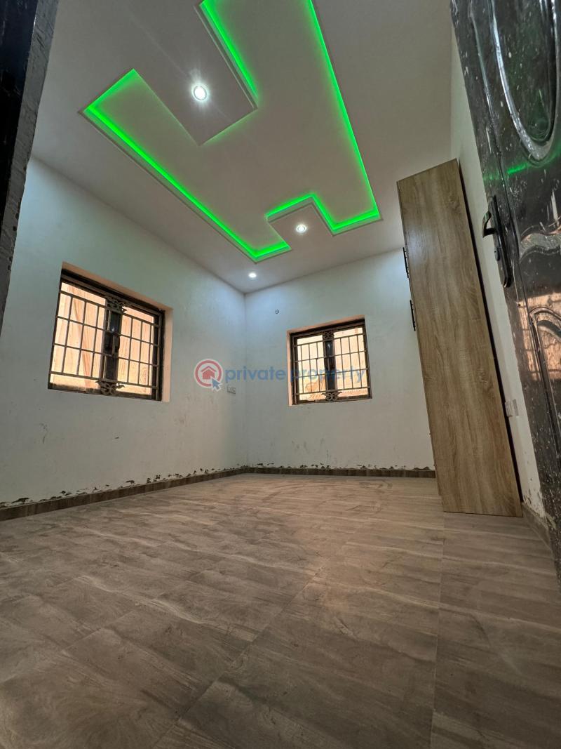 House For Sale Landmark:** Close To Opeyemi And Isolan Estate.gbongúdù Ojurin Akobo Area Of Ibadan. Akobo Ibadan Oyo - 7