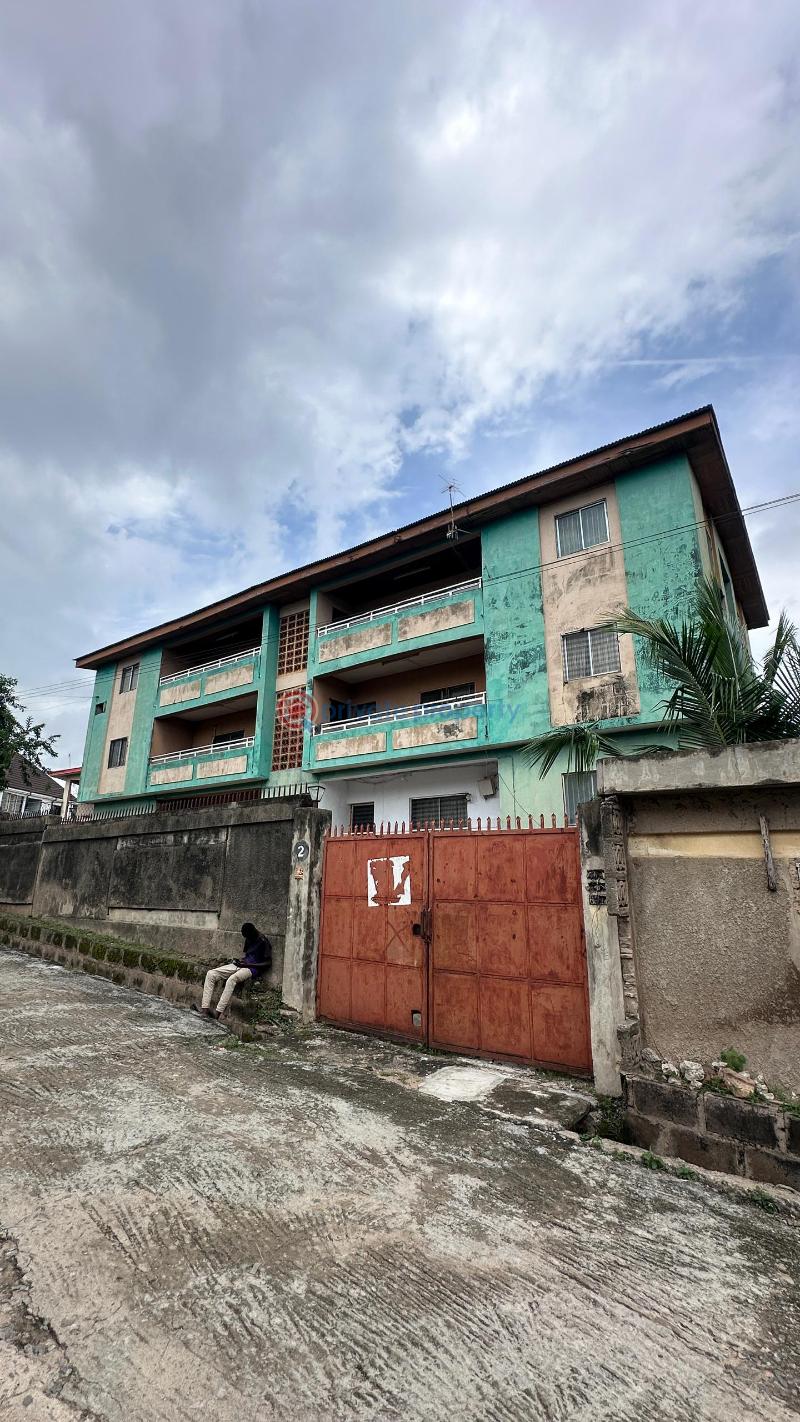 3 bedroom Block Of Flats For Sale Oni & Sons Junction, Ring Rd Ring Road Ibadan Oyo - 3