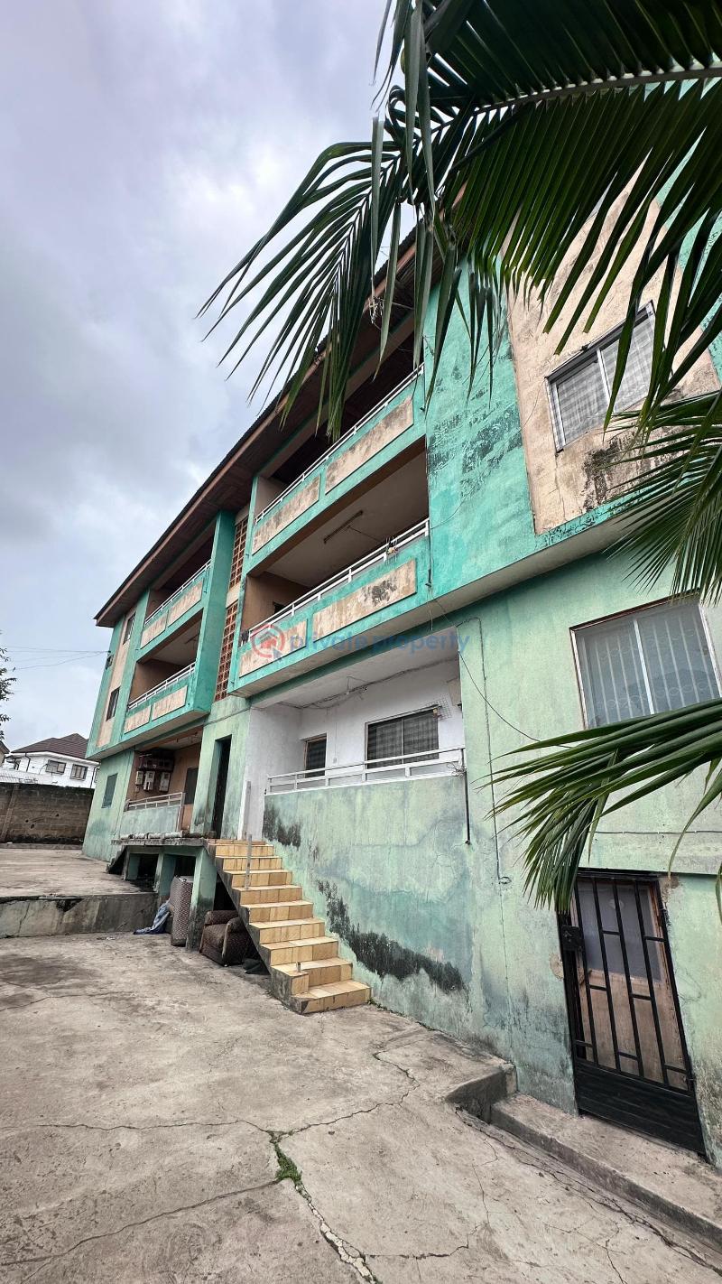 3 bedroom Block Of Flats For Sale Oni & Sons Junction, Ring Rd Ring Road Ibadan Oyo - 0