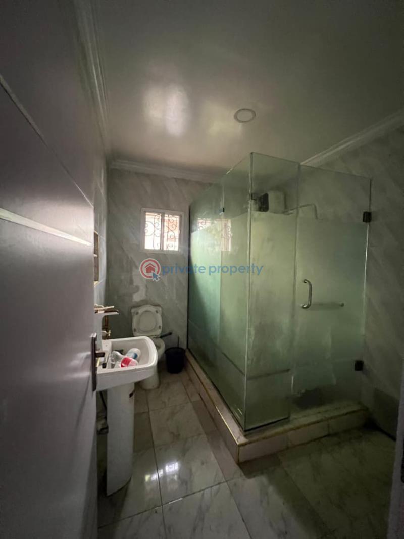 House For Sale At Idi Obi, Just After Ologuneru Railway Bridge , Ologuneru Eleyele , Less Than 1 Min From Main Roadonly 12 Minutes Drive To Eleyele Roundabout Ibadan Oyo - 3