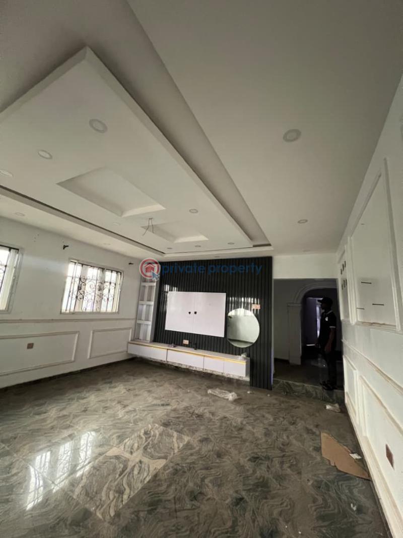 House For Sale At Idi Obi, Just After Ologuneru Railway Bridge , Ologuneru Eleyele , Less Than 1 Min From Main Roadonly 12 Minutes Drive To Eleyele Roundabout Ibadan Oyo - 4