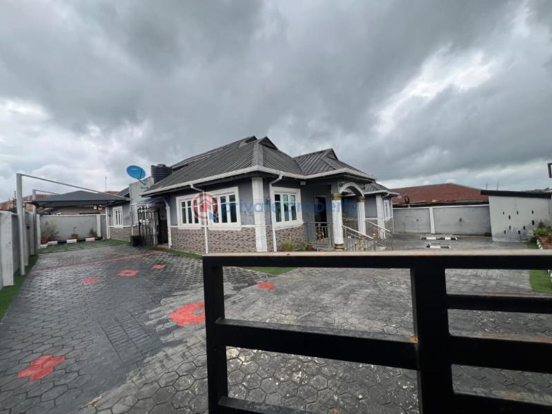 House For Sale At Idi Obi, Just After Ologuneru Railway Bridge , Ologuneru Eleyele , Less Than 1 Min From Main Roadonly 12 Minutes Drive To Eleyele Roundabout Ibadan Oyo - 6