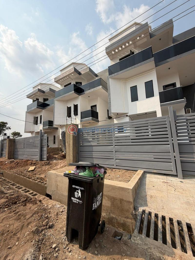 4 bedroom Terraced Duplex For Rent Carlton Gate Akobo Akobo Ibadan Oyo