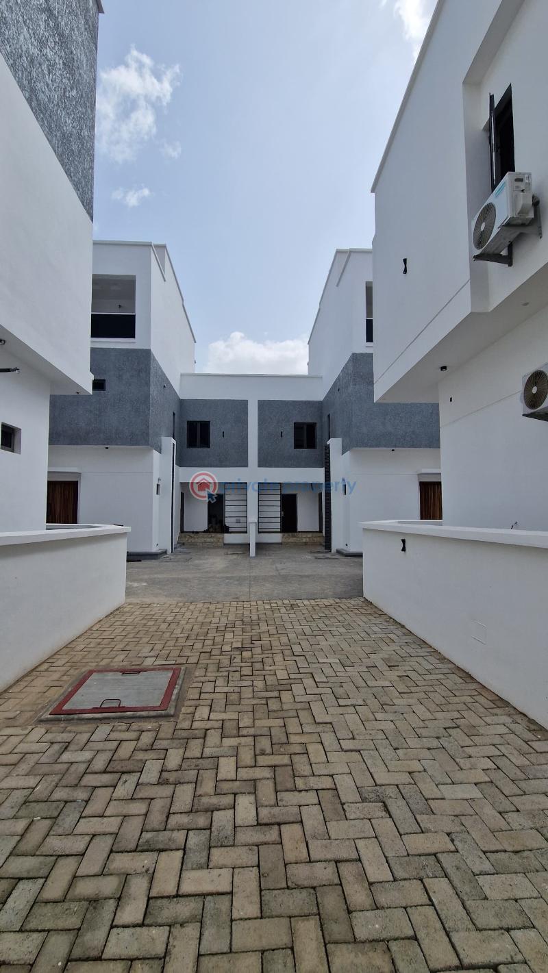 4 bedroom Semi detached Duplex For Sale Kolapo Ishola Gra, Ibadan Akobo Ibadan Oyo - 2