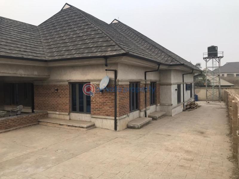 House For Sale At Ateere, 14 Acres, Off Akala Express. Ibadan Oyo - 0