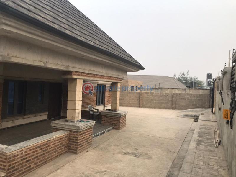 House For Sale At Ateere, 14 Acres, Off Akala Express. Ibadan Oyo - 2