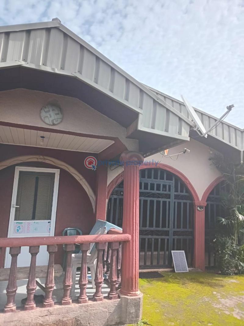 4 bedroom Detached Bungalow For Sale Before The Redeemed School Off Irhirhi Off Airport Road, Benin City. Benin Edo - 11